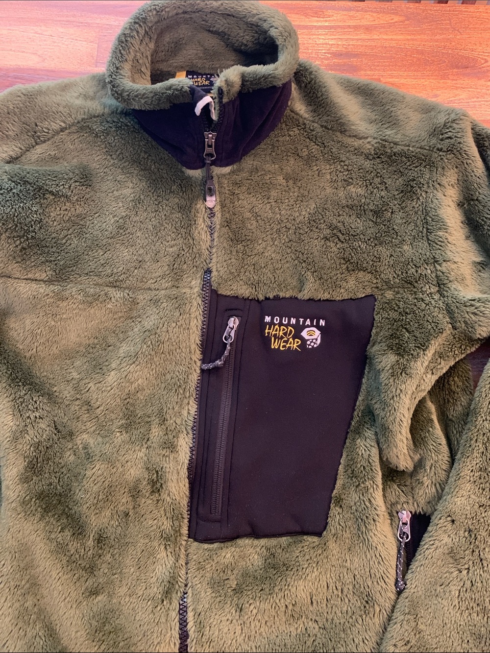 Mountain Hardwear plush full zip jacket. Men’s large.